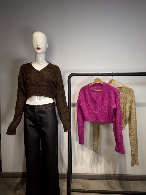 Cárdigan Crop Top Tejido con Botones