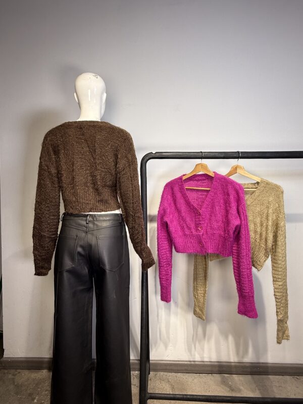 Cárdigan Crop Top Tejido con Botones