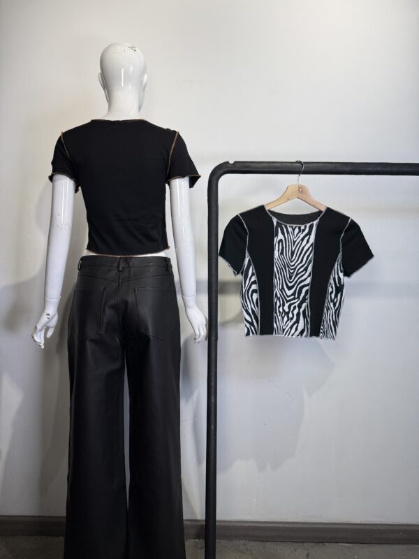 Crop Top Asimétrico con Paneles Animal Print (Cebra/Leopardo)