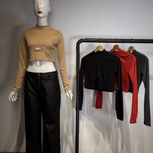 Crop Top Acanalado con Cut-Out Underbust y Cuello Alto