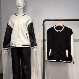 Chaqueta Varsity Clásica con Mangas en Contraste